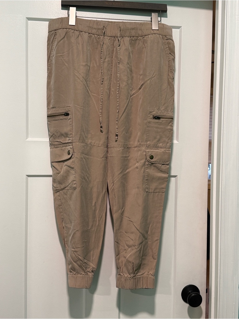 Banana Republic Light Tan Cargo Drawstring Joggers, size Large
